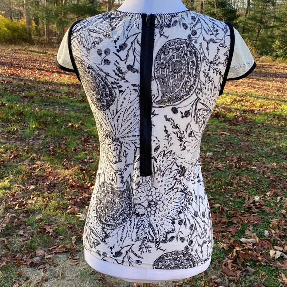 ANAC KIMI TOP BLACK WHITE FLORAL LACE STRETCH PRINT CREW NECK CAP SLEEVE Size S - Picture 8 of 11